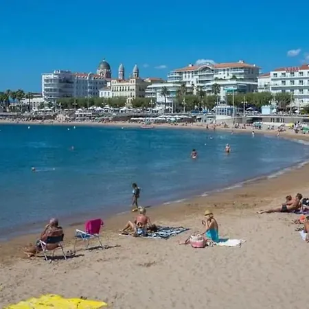 De Tennis Piscine Aire De Jeux Апартаменты