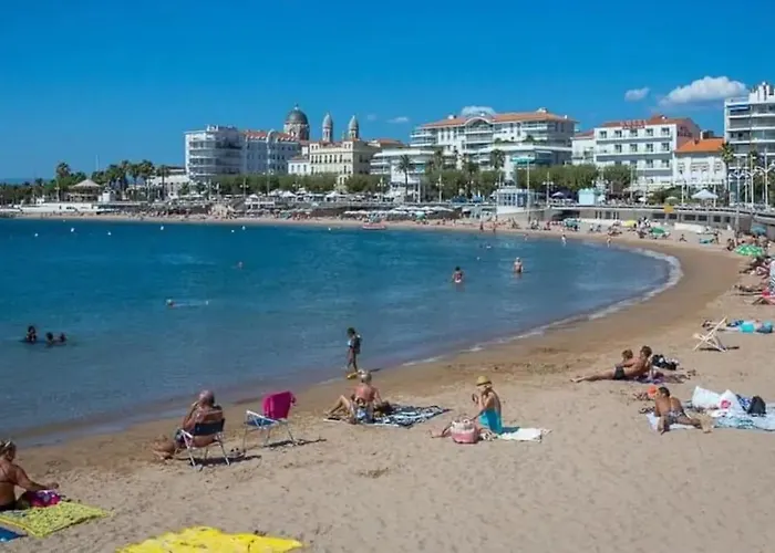 De Tennis Piscine Aire De Jeux Apartment