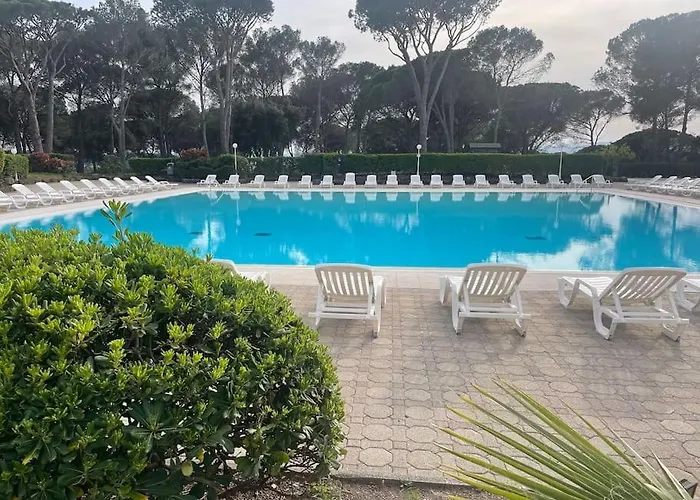 De Tennis Piscine Aire De Jeux Saint-Raphaël