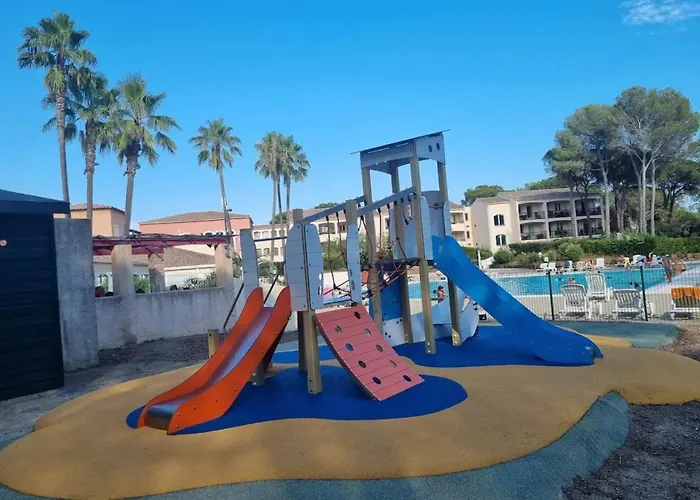 De Tennis Piscine Aire De Jeux Апартаменты *